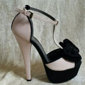 Mixx Shuz Tammy T-strap peep toe platform